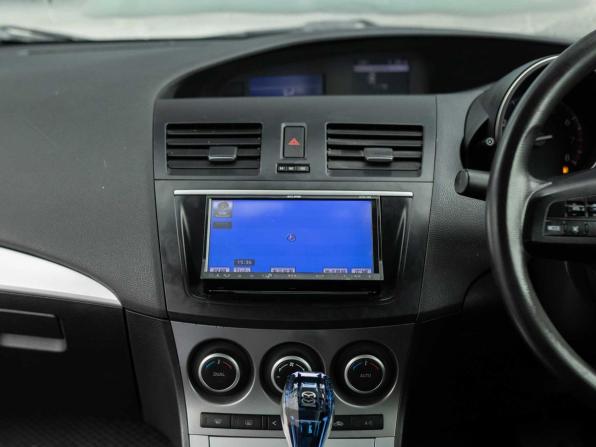 Mazda Axela II Рестайлинг с пробегом 2012 года, цена 920 000 рублей, 189093 км, седан, Автокод Объявления