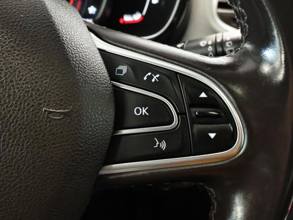 Renault Espace V с пробегом 2017 года, цена 1 475 100 рублей, 154010 км, минивэн, Автокод Объявления