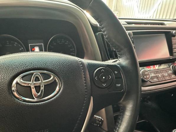 Toyota RAV4 IV (XA40) Рестайлинг с пробегом 2017 года, цена 2 447 000 рублей, 133707 км, внедорожник, Автокод Объявления