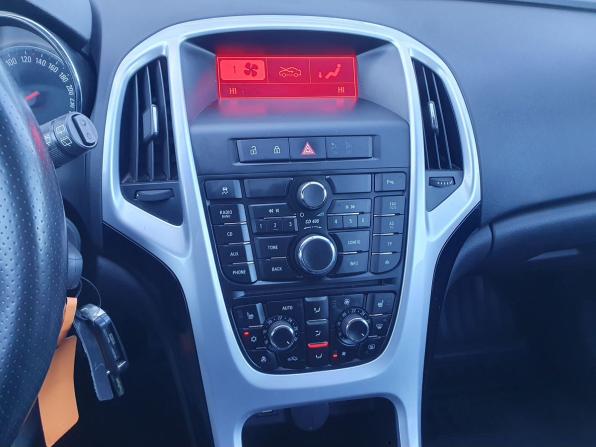 Opel Astra J Рестайлинг с пробегом 2013 года, цена 830 000 рублей, 135049 км, хэтчбек, Автокод Объявления