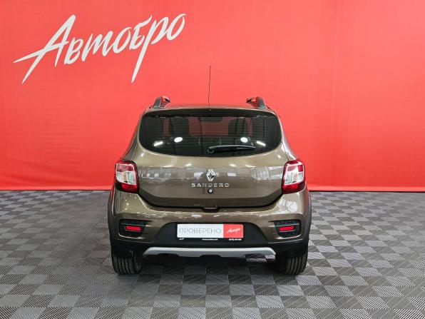 Renault Sandero II Рестайлинг с пробегом 2022 года, цена 1 345 000 рублей, 72236 км, хэтчбек, Автокод Объявления
