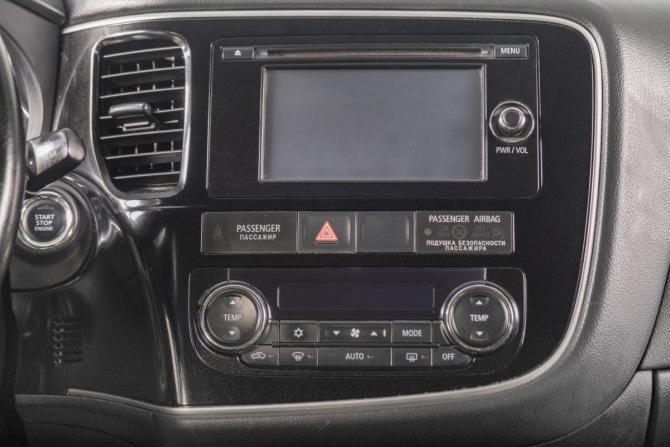 Mitsubishi Outlander III Рестайлинг 2 с пробегом 2016 года, цена 1 869 000 рублей, 86000 км, внедорожник, Автокод Объявления