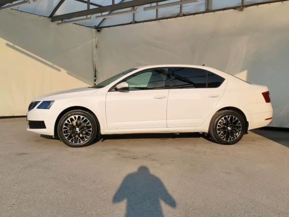 Skoda Octavia III (A7) Рестайлинг с пробегом 2017 года, цена 1 470 000 рублей, 133500 км, лифтбек, Автокод Объявления