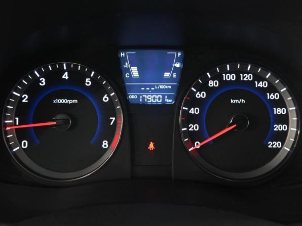 Hyundai Solaris I с пробегом 2013 года, цена 839 000 рублей, 179001 км, хэтчбек, Автокод Объявления