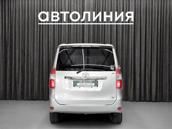 Toyota Noah II (R70) с пробегом 2009 года, цена 1 120 000 рублей, 176600 км, минивэн, Автокод Объявления