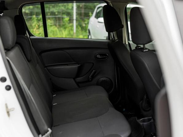 Renault Sandero II с пробегом 2018 года, цена 933 000 рублей, 115358 км, хэтчбек, Автокод Объявления