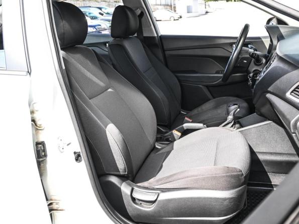 Hyundai Solaris II с пробегом 2018 года, цена 1 524 000 рублей, 52275 км, седан, Автокод Объявления