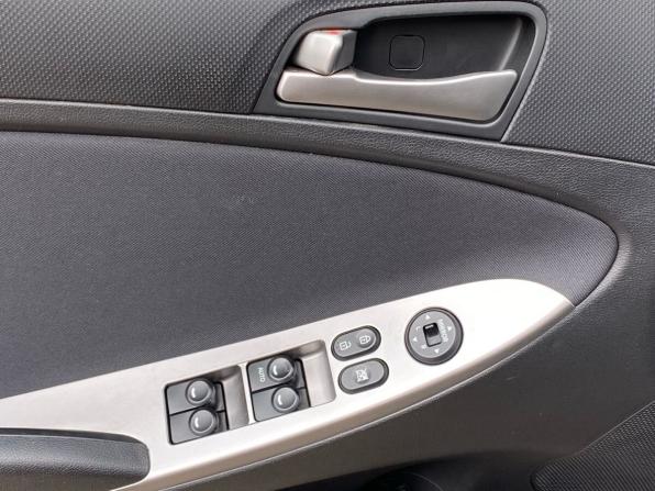 Hyundai Solaris I Рестайлинг с пробегом 2016 года, цена 1 300 000 рублей, 39775 км, седан, Автокод Объявления