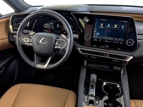 Lexus RX V с пробегом 2025 года, цена 7 510 000 рублей, 14995 км, внедорожник, Автокод Объявления