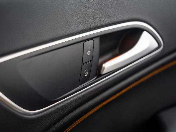 Mercedes-Benz CLA I (C117 X117) с пробегом 2015 года, цена 1 399 500 рублей, 84700 км, седан, Автокод Объявления