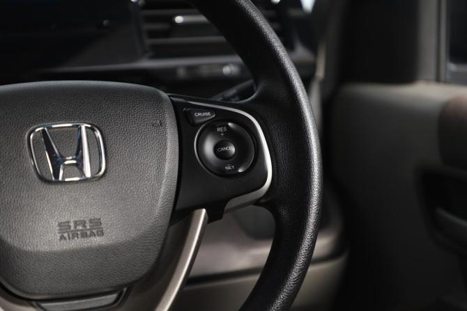 Honda Stepwgn V с пробегом 2016 года, цена 1 699 000 рублей, 115000 км, минивэн, Автокод Объявления