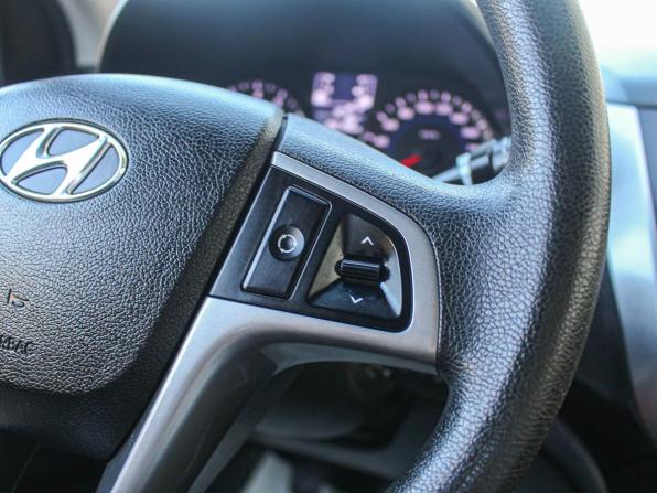 Hyundai Solaris I Рестайлинг с пробегом 2015 года, цена 969 600 рублей, 100104 км, седан, Автокод Объявления