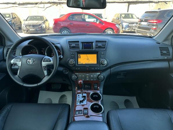 Toyota Highlander II (XU40) Рестайлинг с пробегом 2012 года, цена 2 330 000 рублей, 144830 км, внедорожник, Автокод Объявления