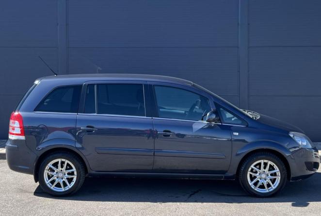 Opel Zafira B Рестайлинг с пробегом 2011 года, цена 620 000 рублей, 172368 км, компактвэн, Автокод Объявления