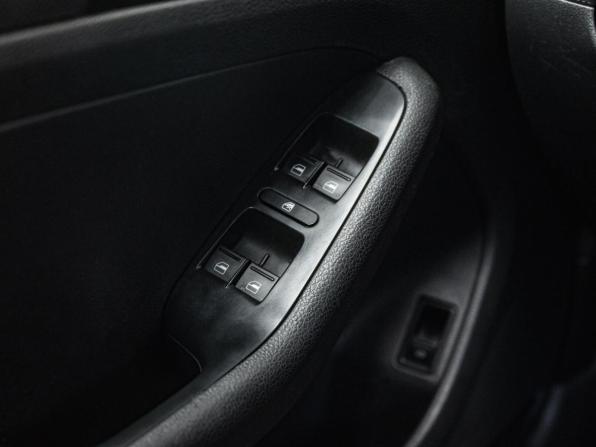 Volkswagen Jetta VI Рестайлинг с пробегом 2015 года, цена 969 000 рублей, 237923 км, седан, Автокод Объявления