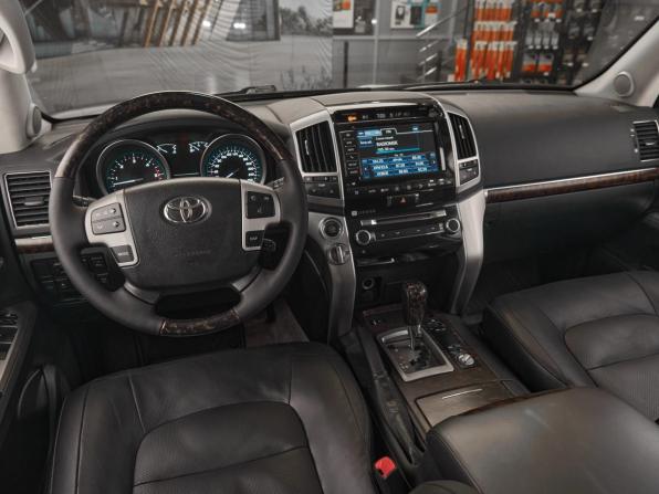 Toyota Land Cruiser 200 Series Рестайлинг 1 с пробегом 2012 года, цена 3 249 000 рублей, 175400 км, внедорожник, Автокод Объявления