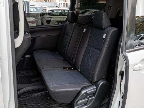 Toyota Noah III (R80) с пробегом 2015 года, цена 1 760 000 рублей, 199441 км, минивэн, Автокод Объявления