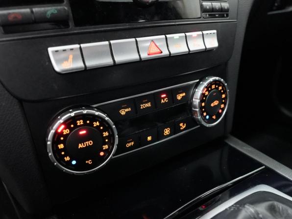 Mercedes-Benz C-Класс III (W204) Рестайлинг с пробегом 2012 года, цена 1 540 000 рублей, 225223 км, седан, Автокод Объявления