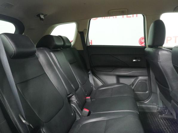 Mitsubishi Outlander III Рестайлинг 2 с пробегом 2017 года, цена 1 798 000 рублей, 190313 км, внедорожник, Автокод Объявления