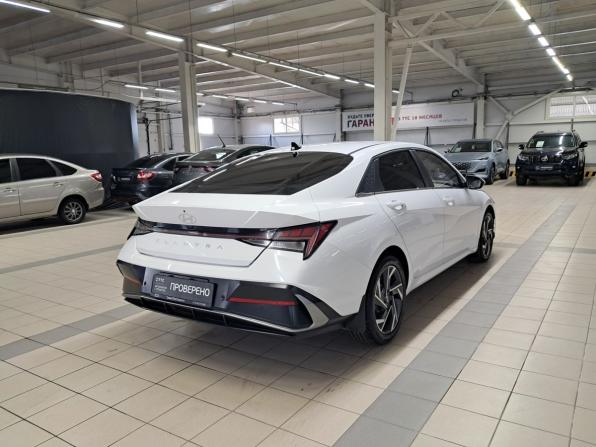Hyundai Elantra VII (CN7) Рестайлинг с пробегом 2024 года, цена 2 350 000 рублей, 21000 км, седан, Автокод Объявления