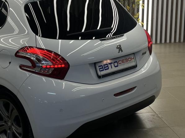 Peugeot 208 I с пробегом 2013 года, цена 570 000 рублей, 217545 км, хэтчбек, Автокод Объявления