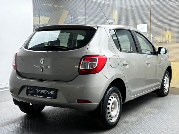 Renault Sandero II с пробегом 2015 года, цена 750 000 рублей, 89426 км, хэтчбек, Автокод Объявления