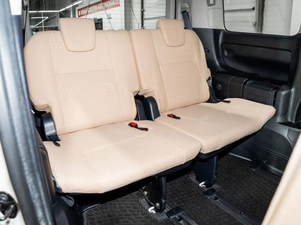 Toyota Noah III (R80) с пробегом 2014 года, цена 1 800 000 рублей, 202706 км, минивэн, Автокод Объявления