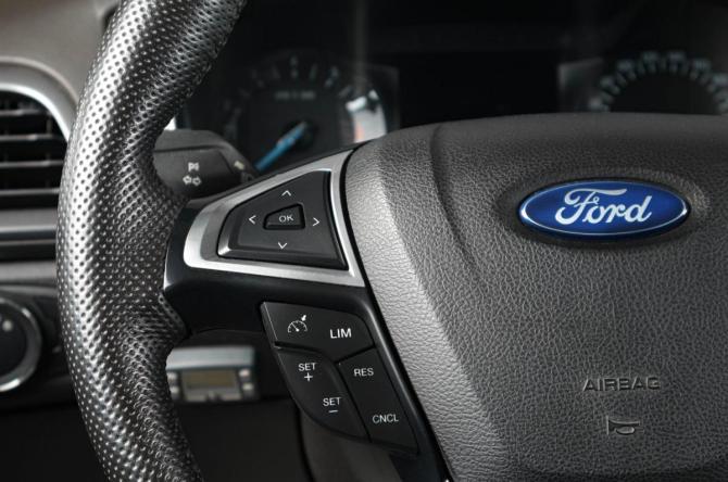 Ford Mondeo V с пробегом 2017 года, цена 1 949 000 рублей, 168500 км, седан, Автокод Объявления
