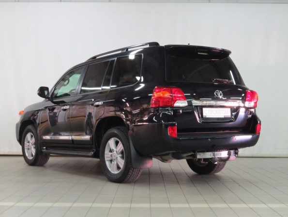 Toyota Land Cruiser 200 Series Рестайлинг 1 с пробегом 2015 года, цена 4 600 000 рублей, 142516 км, внедорожник, Автокод Объявления