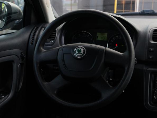 Skoda Fabia II Рестайлинг с пробегом 2012 года, цена 900 000 рублей, 83315 км, хэтчбек, Автокод Объявления