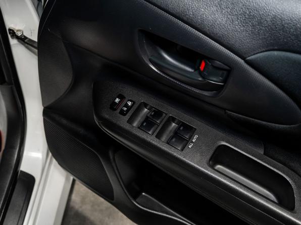 Toyota Wish II Рестайлинг с пробегом 2013 года, цена 1 495 000 рублей, 167800 км, минивэн, Автокод Объявления