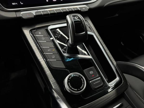 Geely Atlas Pro с пробегом 2023 года, цена 2 190 000 рублей, 31431 км, внедорожник, Автокод Объявления