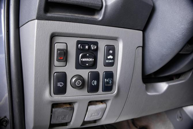 Toyota Hilux VII Рестайлинг с пробегом 2012 года, цена 1 649 000 рублей, 333265 км, offers.body_type.unknown, Автокод Объявления