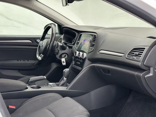 Renault Megane IV Рестайлинг с пробегом 2020 года, цена 1 650 000 рублей, 159545 км, универсал, Автокод Объявления