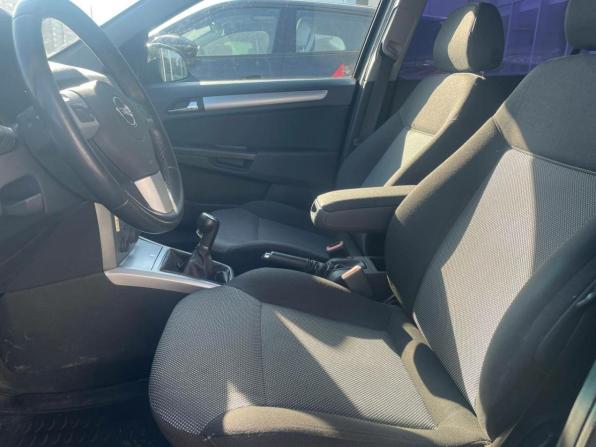 Opel Astra H Рестайлинг с пробегом 2011 года, цена 350 000 рублей, 260651 км, седан, Автокод Объявления