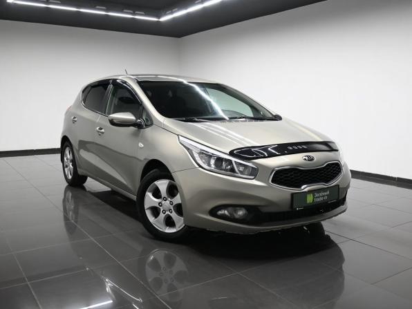 Kia Ceed II с пробегом 2015 года, цена 923 000 рублей, 187243 км, хэтчбек, Автокод Объявления
