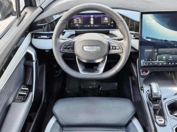 Geely Atlas II с пробегом 2024 года, цена 2 764 000 рублей, 54442 км, внедорожник, Автокод Объявления