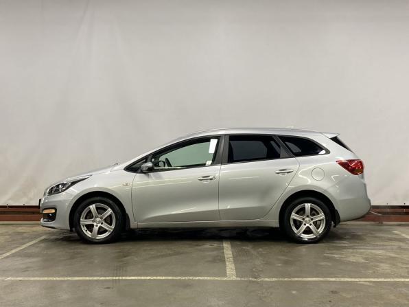 Kia Ceed II Рестайлинг с пробегом 2018 года, цена 1 429 000 рублей, 122661 км, универсал, Автокод Объявления