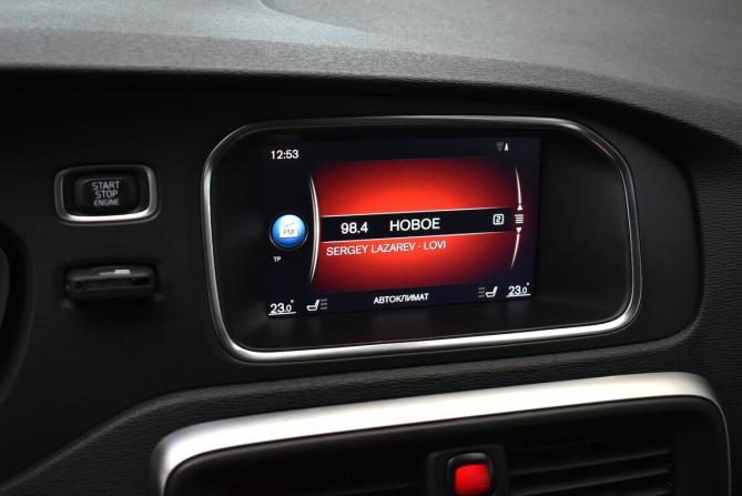 Volvo V40 Cross Country I Рестайлинг с пробегом 2017 года, цена 1 920 000 рублей, 100114 км, хэтчбек, Автокод Объявления