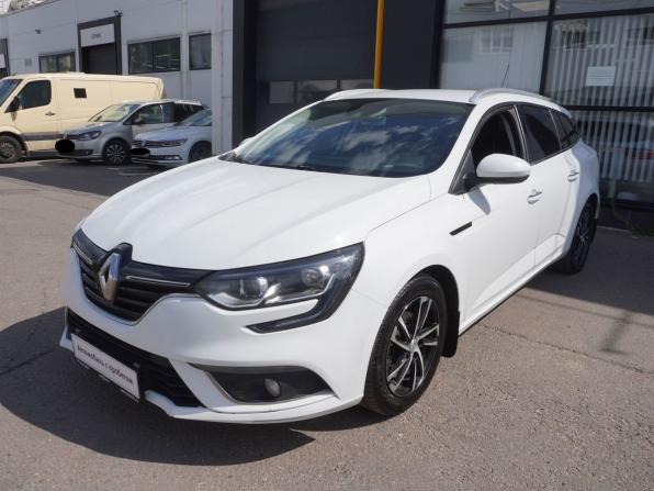 Renault Megane IV с пробегом 2018 года, цена 1 350 000 рублей, 176990 км, универсал, Автокод Объявления