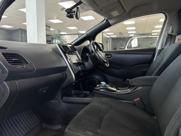 Nissan Leaf I (ZE0/AZE0) с пробегом 2012 года, цена 890 000 рублей, 169000 км, хэтчбек, Автокод Объявления