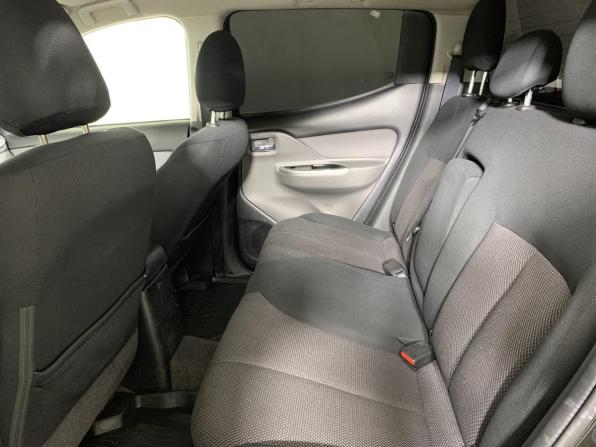 Mitsubishi L200 V с пробегом 2018 года, цена 1 780 000 рублей, 320100 км, offers.body_type.unknown, Автокод Объявления