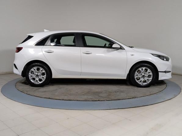 Kia Ceed III Рестайлинг с пробегом 2022 года, цена 2 149 000 рублей, 47000 км, хэтчбек, Автокод Объявления