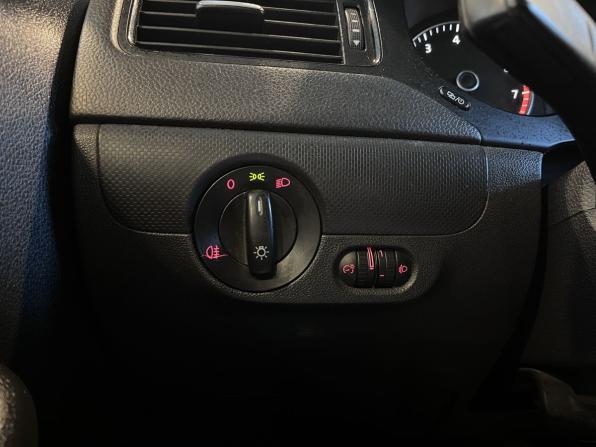 Volkswagen Jetta VI с пробегом 2013 года, цена 890 000 рублей, 257948 км, седан, Автокод Объявления