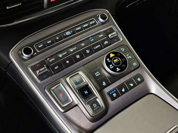 Hyundai Santa Fe IV Рестайлинг с пробегом 2021 года, цена 3 325 000 рублей, 88281 км, внедорожник, Автокод Объявления