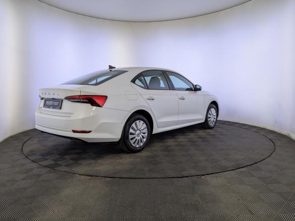 Skoda Octavia IV (A8) с пробегом 2021 года, цена 2 400 000 рублей, 69993 км, лифтбек, Автокод Объявления