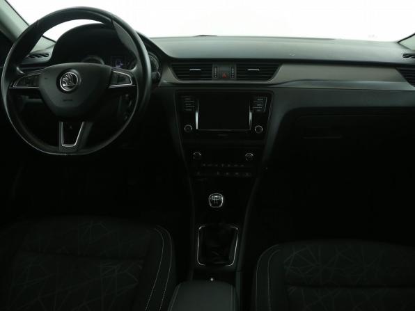 Skoda Rapid I Рестайлинг с пробегом 2019 года, цена 1 094 000 рублей, 192000 км, лифтбек, Автокод Объявления