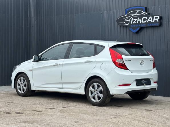 Hyundai Solaris I Рестайлинг с пробегом 2015 года, цена 749 000 рублей, 132800 км, хэтчбек, Автокод Объявления