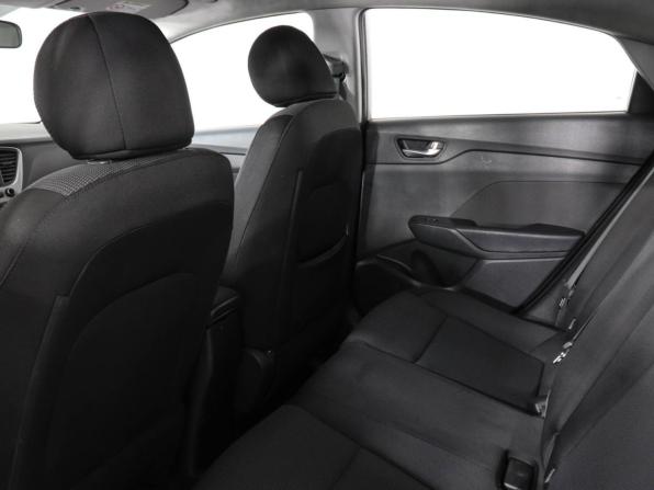 Hyundai Solaris II с пробегом 2017 года, цена 1 020 000 рублей, 168155 км, седан, Автокод Объявления
