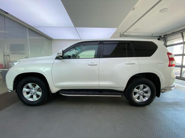 Toyota Land Cruiser Prado 150 Series Рестайлинг 1 с пробегом 2014 года, цена 2 625 000 рублей, 415610 км, внедорожник, Автокод Объявления
